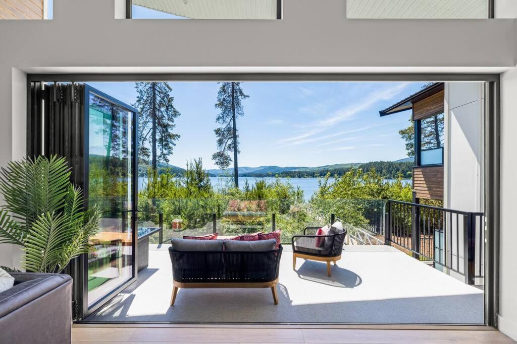 Kelly'S Sunset Lake Retreat Shawnigan Lake Екстер'єр фото