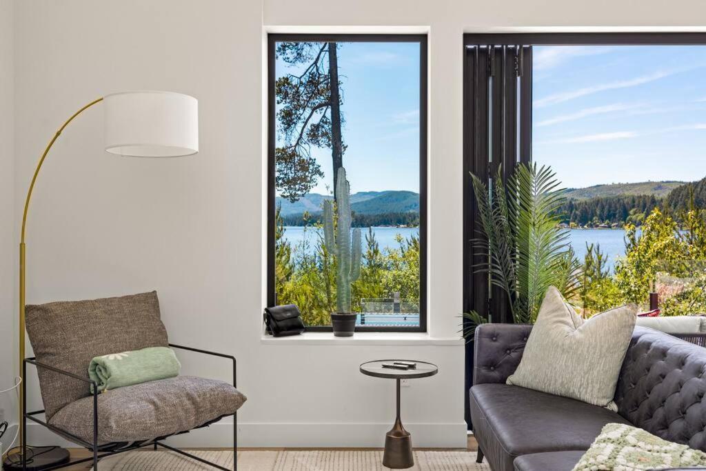 Kelly'S Sunset Lake Retreat Shawnigan Lake Екстер'єр фото