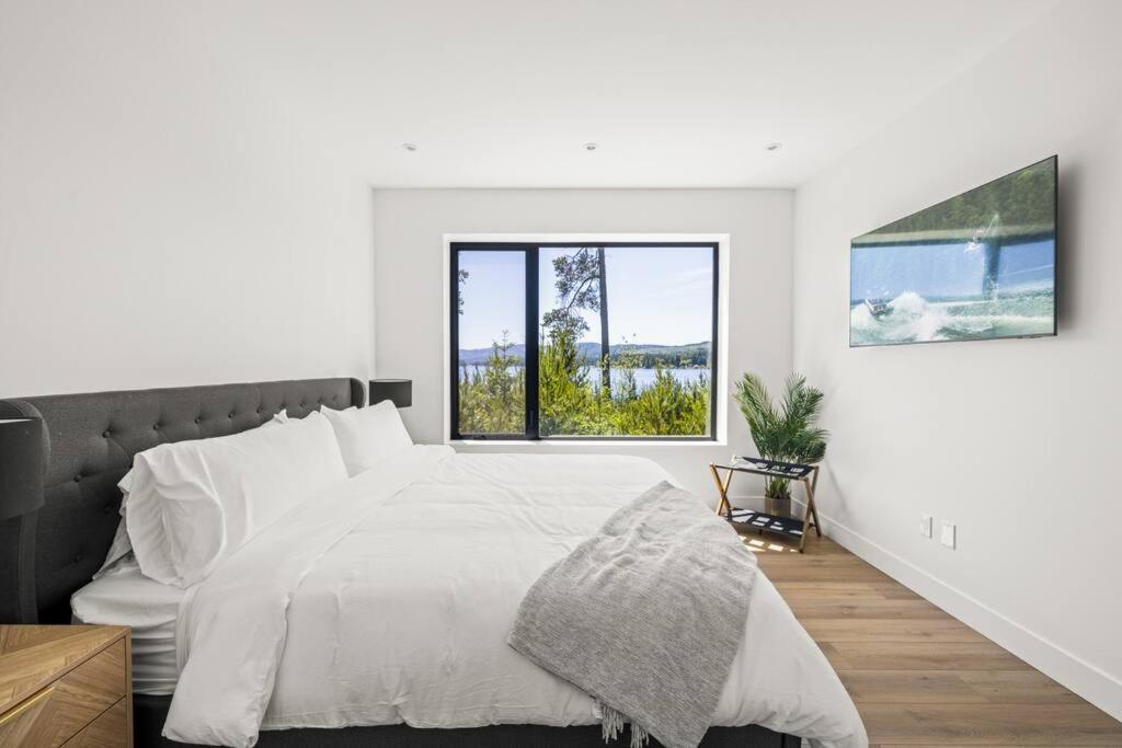 Kelly'S Sunset Lake Retreat Shawnigan Lake Екстер'єр фото