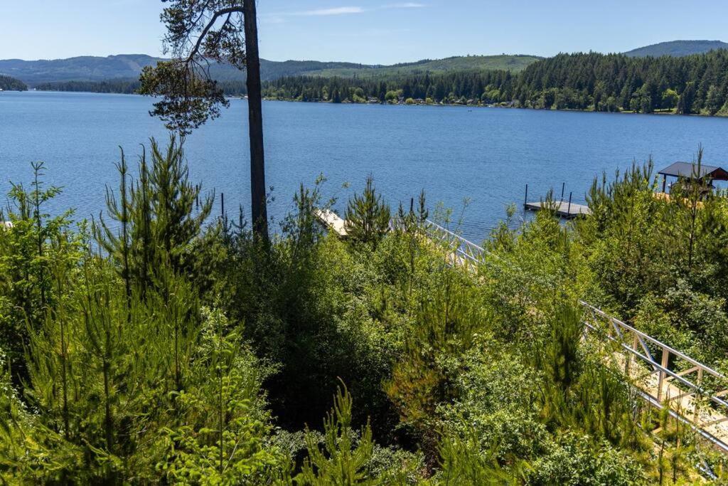Kelly'S Sunset Lake Retreat Shawnigan Lake Екстер'єр фото